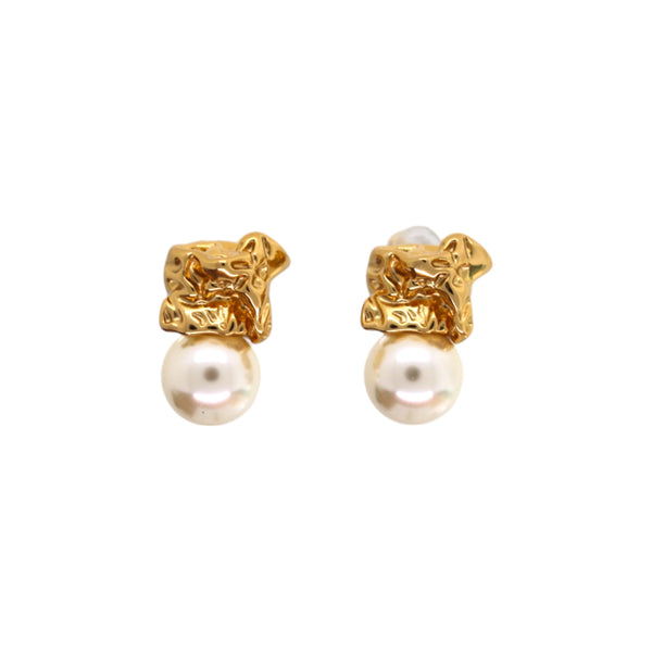 Modern and Stylish Freshwater Pearl and Gold-Plated Silver Stud Earrings